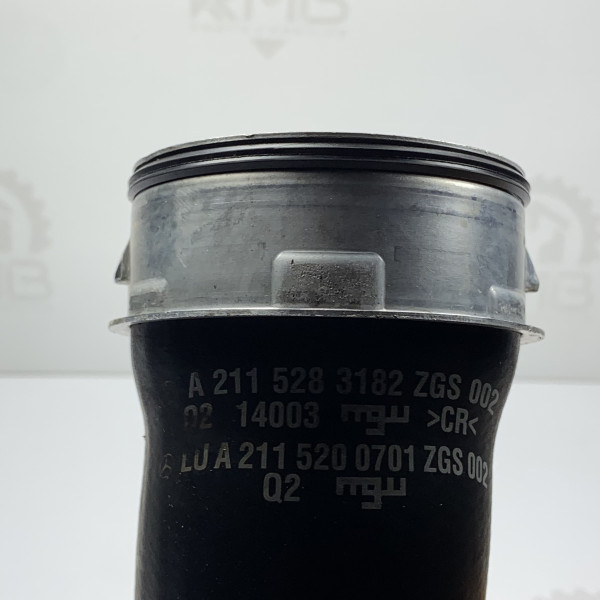 Патрубок інтеркуллера правий Мерседес W211 E270 2.7 OM 647 A2115283182