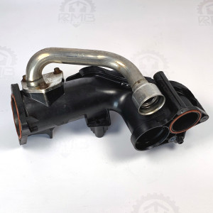 Патрубок дроссельной заслонки на Mercedes 3.0 cdi ом642 V6 A6420901037