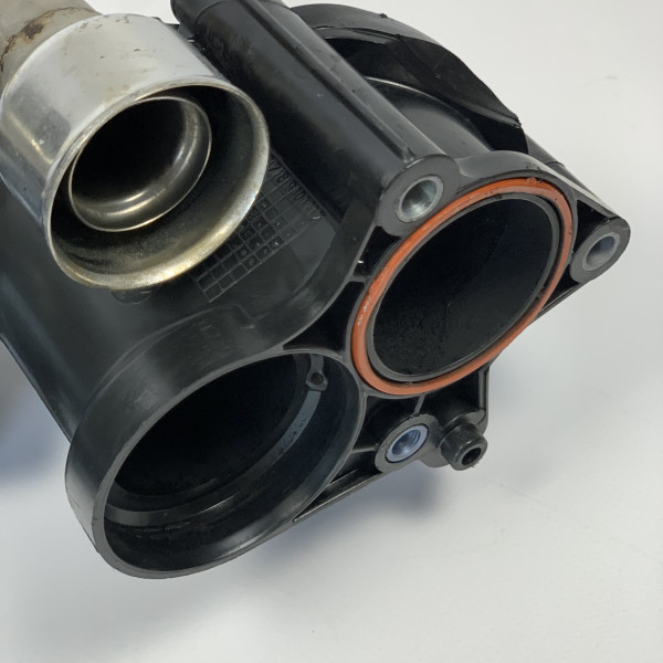 Патрубок дроссельной заслонки на Mercedes 3.0 cdi ом642 V6 A6420901037