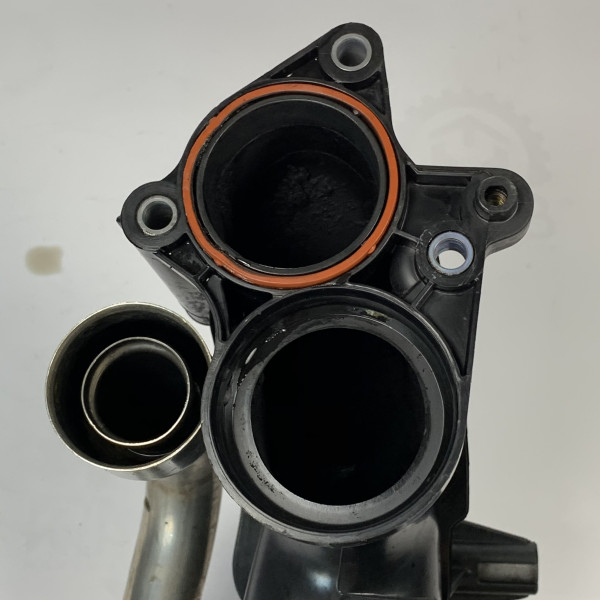 Патрубок дроссельной заслонки на Mercedes 3.0 cdi ом642 V6 A6420901037