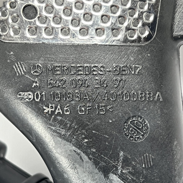 Патрубок впускний (ЧАЙКА ЛАСТОЧКА) на Мерседес 3.0 CDI OM 642 V6 A6420943497