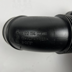Патрубок (шланг) от воздушного фильтра к турбине на Mercedes С W203 2.7CDI OM612 А6120940008