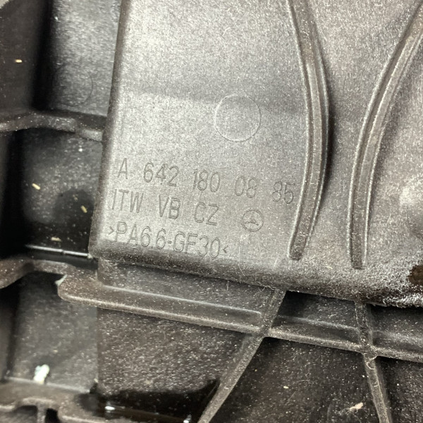 Маслоотражатель на Mercedes 3.0 ОМ642 V6 C207, W212, W204, W221 A6421800885