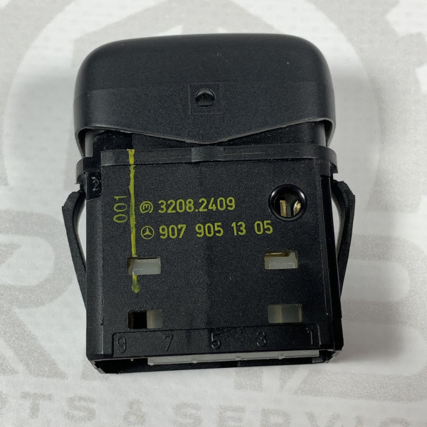 Кнопка запуску двигуна на Мерседес Спрінтер W 907 / W 910 A9079051305