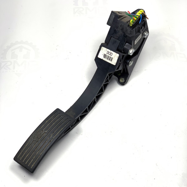 Педаль газа Hyundai Terracan 35190-4X600