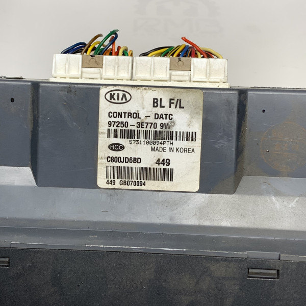 Блок управления печкой -климатконтролем Kia Sorento 97250-3E770