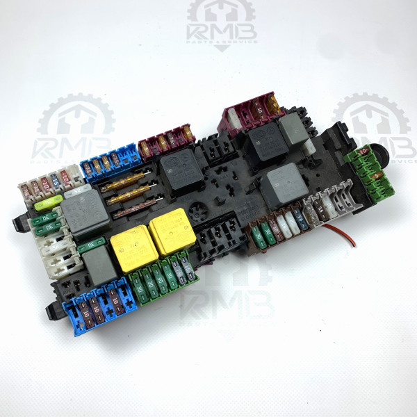 Блок предохранителей на Mercedes Sprinter W 907 / W 910 A9075450100