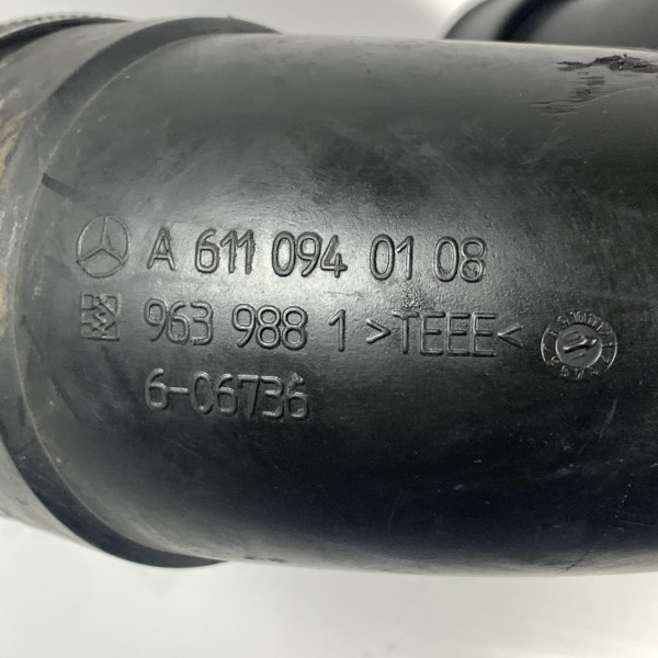 Патрубок повітряного фільтра на Мерседес C220 W203 2.2 cdi A6110940108