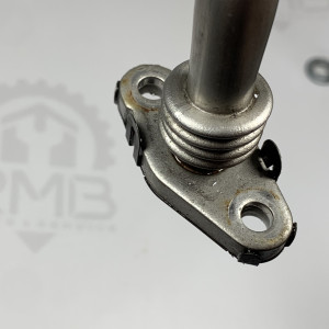 Трубка слива масла на Mercedes Sprinter W 906 2.2 cdi OM651 Vito W639 A6511800722