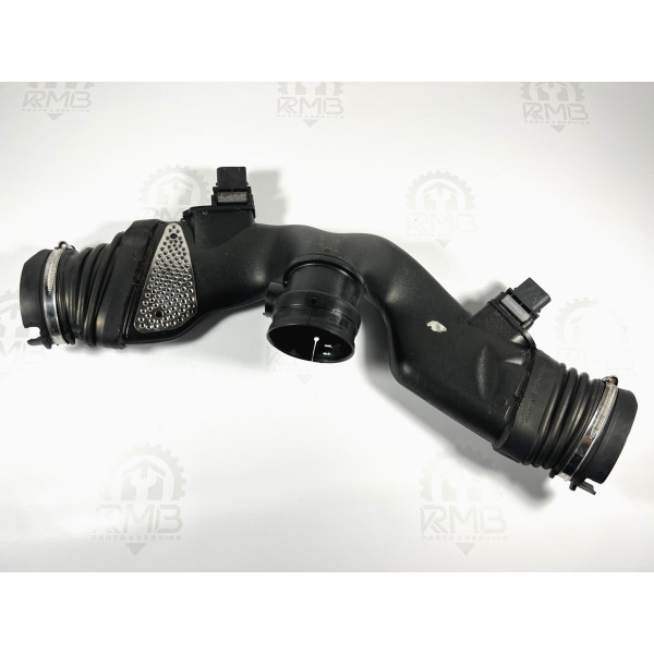 Патрубок впускной (ЧАЙКА / ЛАСТОЧКА) на Mercedes 3.0 CDI OM 642 V6 А6420946397