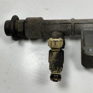  Топливная рейка - Инжекторная рампа Hyundai Tucson 2.0 INYECTOR 9260930013