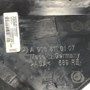 Накладка зеркала правая наружная (уголок зеркала) на Mercedes Sprinter W 906 A9068110107 