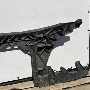 Панель передняя (телевизор) на Mercedes Sprinter W 906 A9068800203