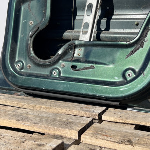 Задняя правая дверка на Mercedes МЛ ML W163