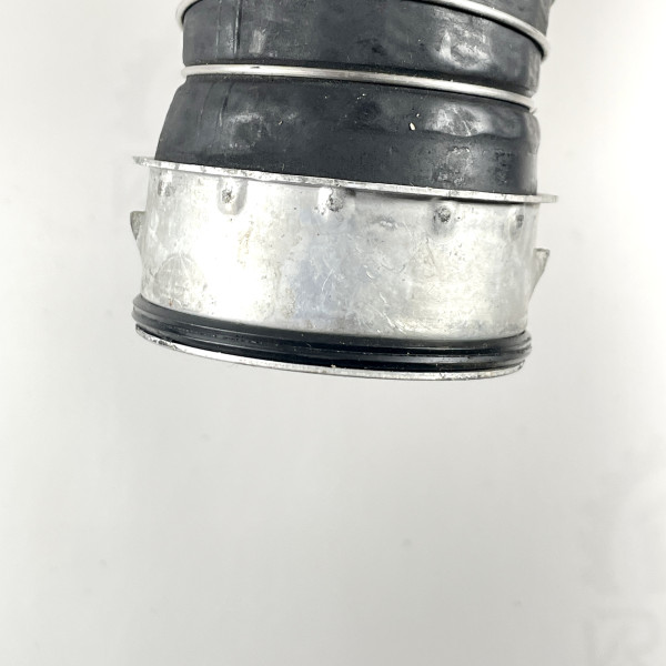 Правый патрубок интеркулера A2035280782 на Mercedes C-Class W203 CLC C203 M271 R4 1.6 1.8K