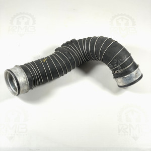Левый патрубок интеркулера A2035280682 на Mercedes C-Class W203 CLC C203 M271 R4 1.6 1.8K