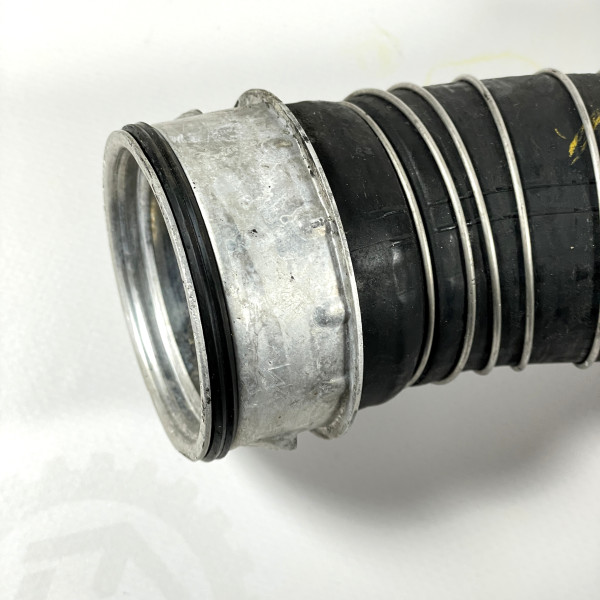 Левый патрубок интеркулера A2035280682 на Mercedes C-Class W203 CLC C203 M271 R4 1.6 1.8K