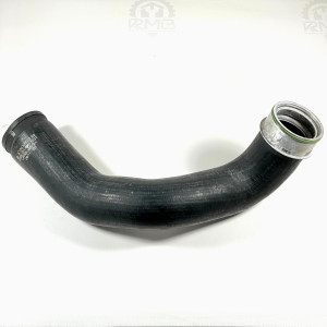 Патрубок интеркулера левый A1645280282 на Mercedes ML W164 3.0 OM642