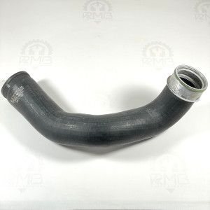 Патрубок интеркулера левый A1645280282 на Mercedes ML W164 3.0 OM642