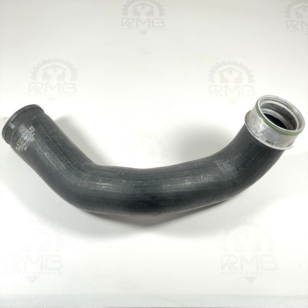 Патрубок интеркулера левый A1645280282 на Mercedes ML W164 3.0 OM642