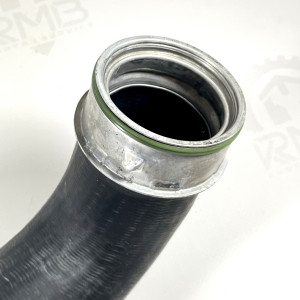 Патрубок интеркулера левый A1645280282 на Mercedes ML W164 3.0 OM642