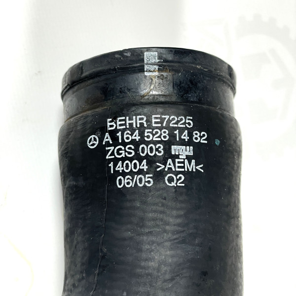 Правый патрубок интеркулера A1645281482 на Mercedes ML W164 3.0 CDI OM642