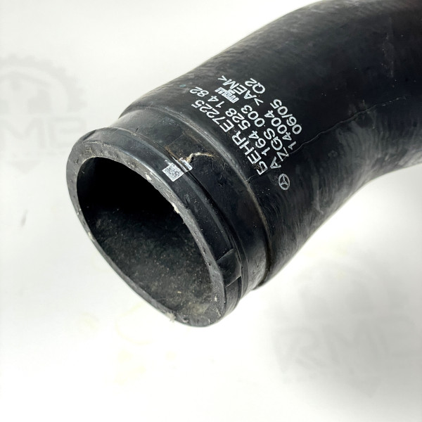 Правый патрубок интеркулера A1645281482 на Mercedes ML W164 3.0 CDI OM642