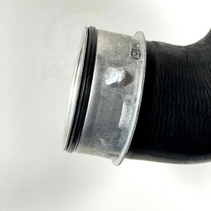 Правый патрубок интеркулера A1645281482 на Mercedes ML W164 3.0 CDI OM642