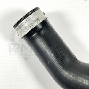 Патрубок интеркулера правый А2205280582 на Mercedes S-class W220 3.2 cdi 