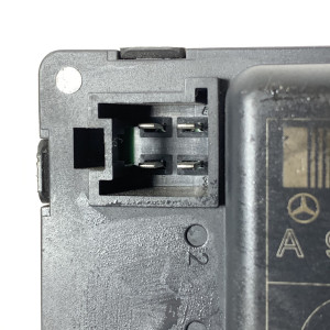 Блок управления дверью A9068204026 на Mercedes Sprinter W 906