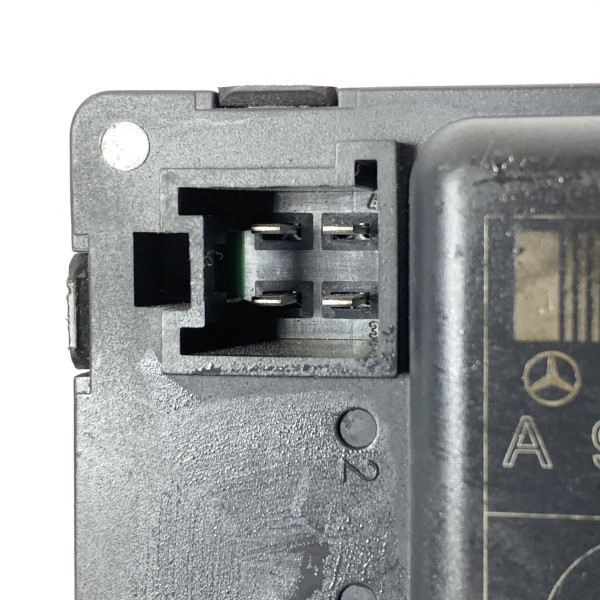 Блок управления дверью A9068204026 на Mercedes Sprinter W 906