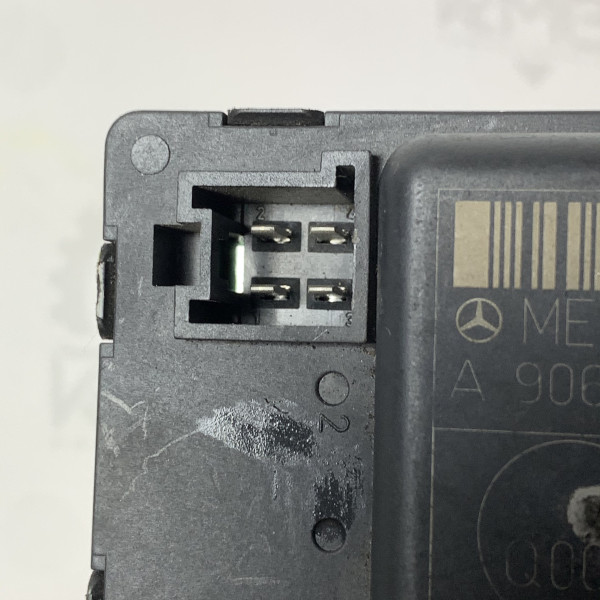 Блок управления двери A9069000501 на Mercedes Sprinter W 906