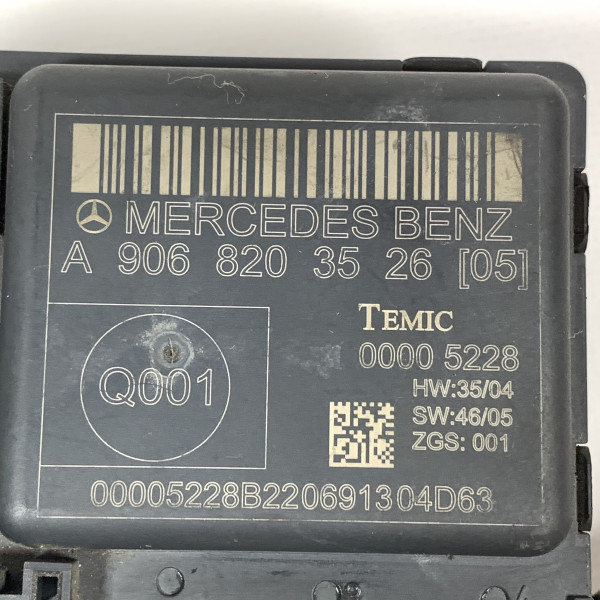 Блок управління дверей A9068203526 на Мерседес Спрінтер W 906