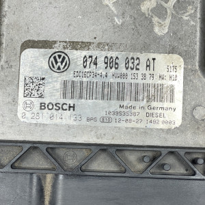  074906032AT Блок управления двигателем ДВС на Volkswagen Crafter 2.5 TDI 0281014133