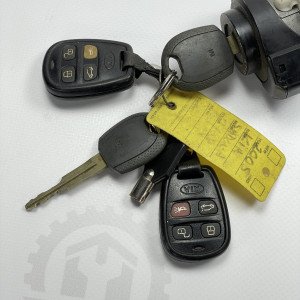 Замок запалювання з ключом на Кіа Соренто I 819003EC00