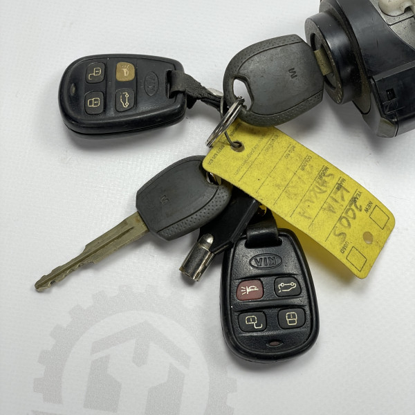 Замок запалювання з ключом на Кіа Соренто I 819003EC00
