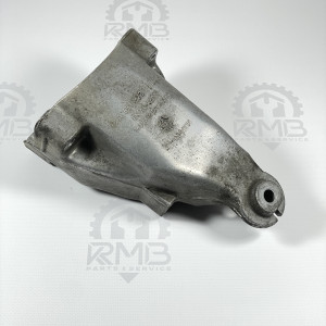 Кронштейн двигателя правый ЛАПА A6512231804 на Mercedes Sprinter W 906 2.2CDI OM651