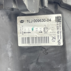 Фара передня права Опель Інсігнія 1LJ009630-04