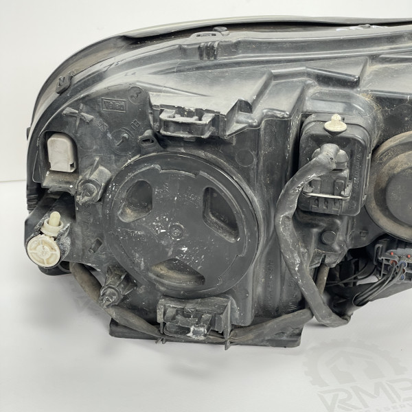 Фара передняя левая XENON на Volvo ХС90 30698815