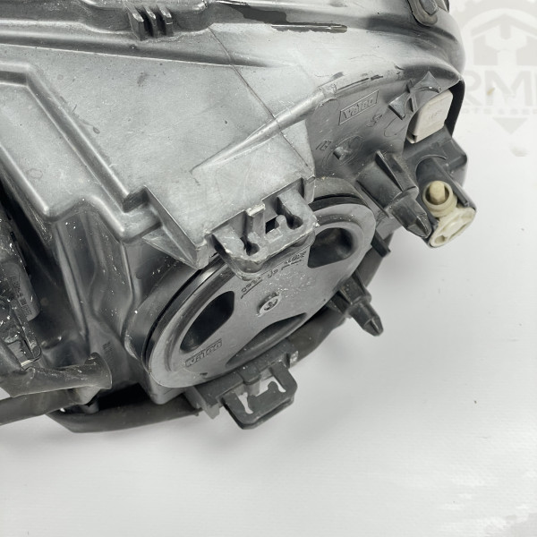 Фара передняя правая XENON Volvo ХС90 30678599