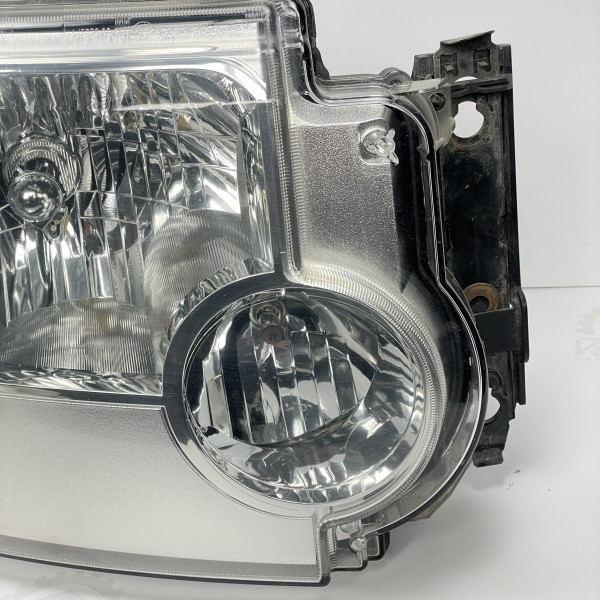 Фара передняя правая Land Rover Discovery 3 XBC500022