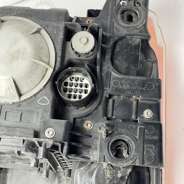 Фара передняя правая Land Rover Discovery 3 XBC500022