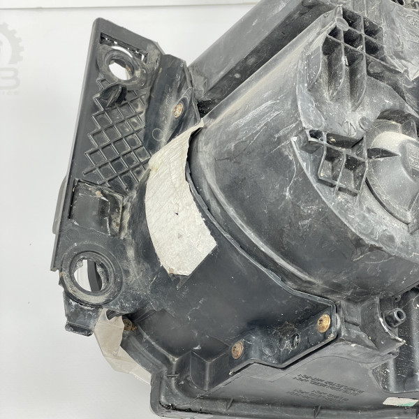 Фара передняя правая Land Rover Discovery 3 XBC500022