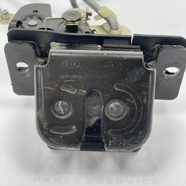 Замок крышки багажника Kia Sorento 81230-3E000
