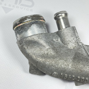 A6422000756 Фланец системы охлаждения на Mercedes Sprinter W 906 3.0 ОМ642 под дополнительный кондиционер