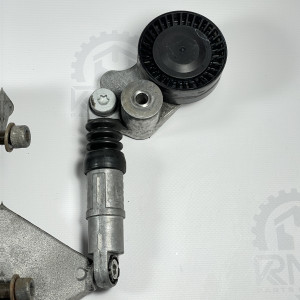 А6422340439 Крепление дополнительного кондиционера на Mercedes Sprinter W 906 3.0 OM642