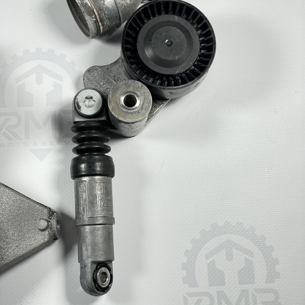 А6422340439 Комплект крепления дополнительного кондиционера на Mercedes Sprinter W 906 3.0 OM642