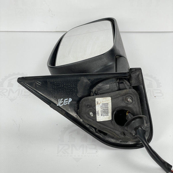 Зеркало правое  на Jeep Grand Cherokee 55157222АА