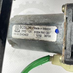 Склопідйомник передній правий на Джип Гранд Чирокі II WJ 55363286AD