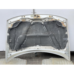 Капот на Jeep Grand Cherokee